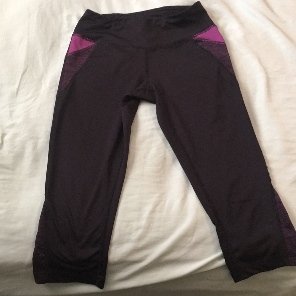 TEK GEAR Black and Purple Crop Leggings